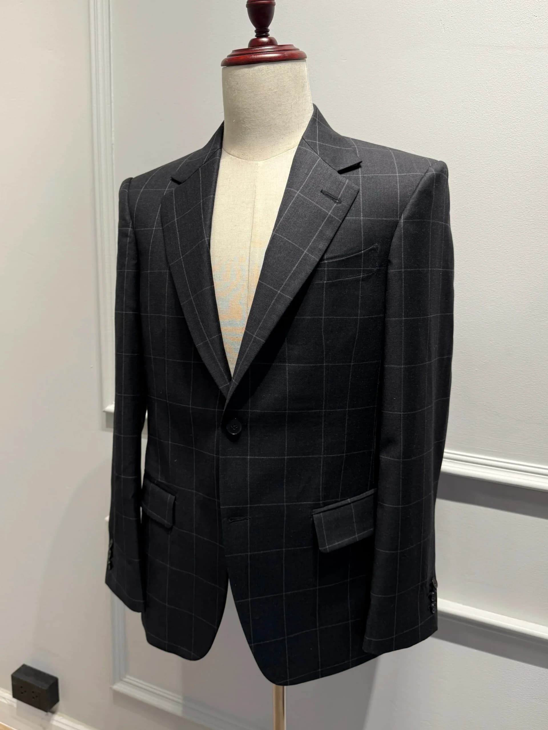 Bespoke European linen summer suit by Endel Tailor Bangkok