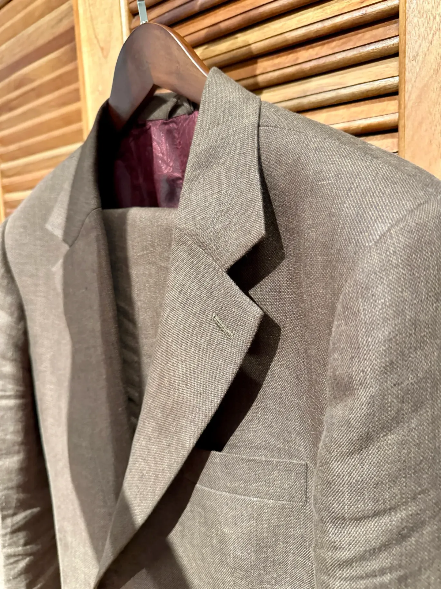 Maßgeschneiderter Anzug aus Seidenmischung von Endel Tailor Bangkok