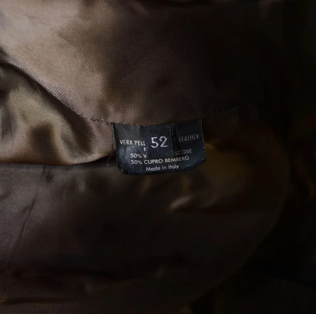 What makes Bemberg the ultimate suit lining?