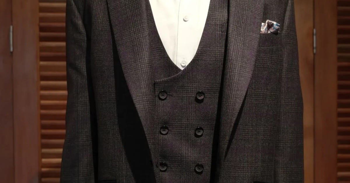Bespoke black tuxedo with peak lapel by Endel Tailor Bangkok